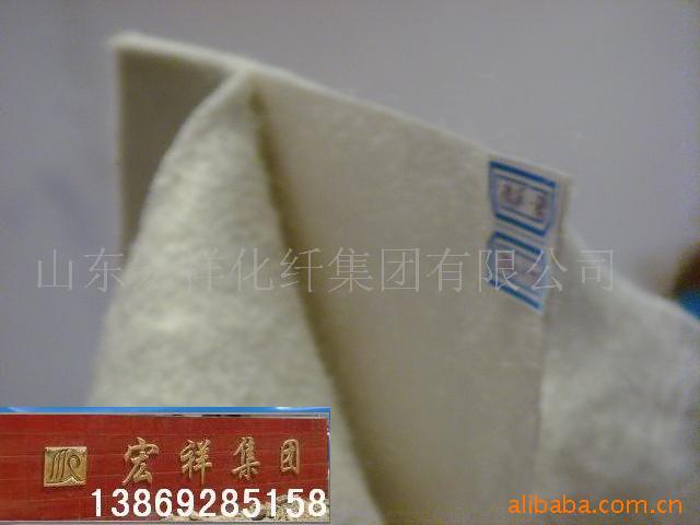 复合土工膜二布一膜一布一膜