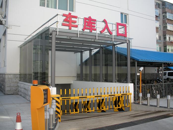 双层栏栅道闸挡车器（栅栏门）