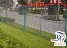 河北省安平县东石金属网栏厂生产各种公路护栏网