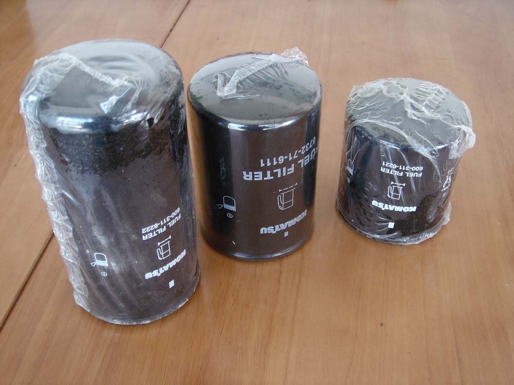 供应小松机油滤清器