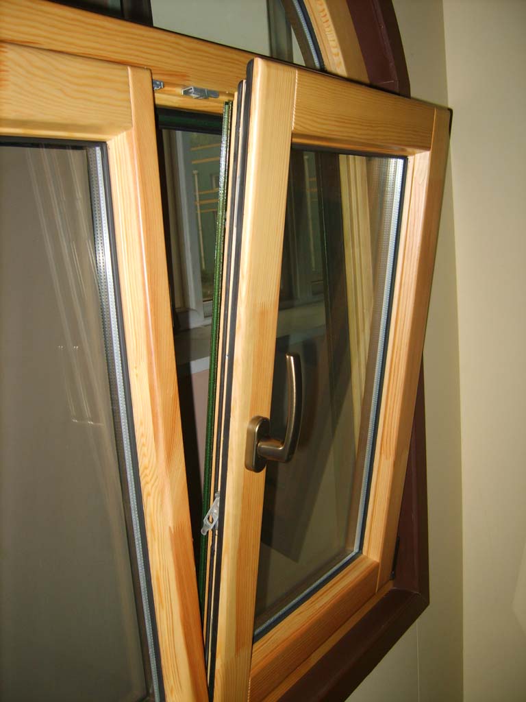 优质铝包木门窗 低价供应