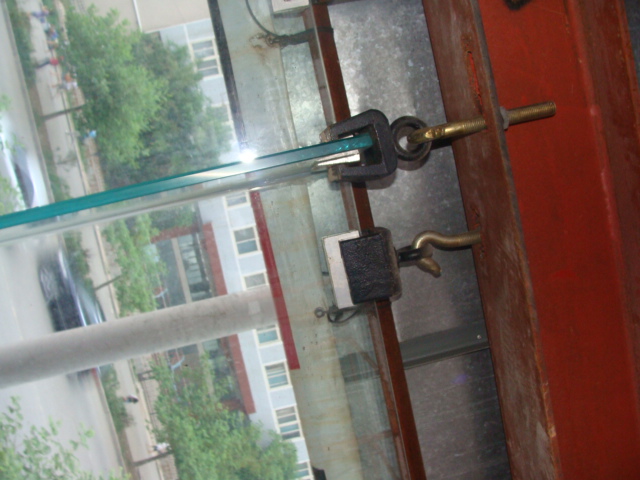 供应15mm钢化玻璃吊挂幕墙（带安装)