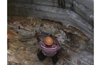 隧道顶管掘进力臣液压劈裂机