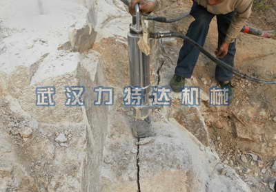 人工挖孔桩遇到岩石拆除设备