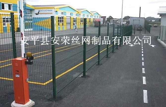 供应高速公路护栏网，安荣丝网制品厂家直销