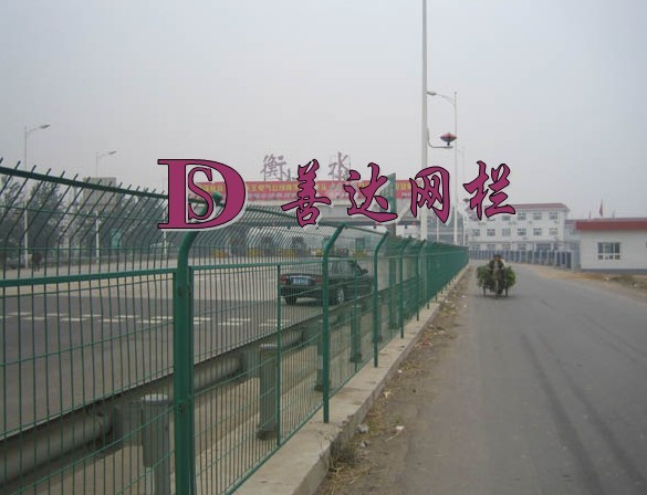 厂家直销优质高速公路护栏网 公路围栏网 公路防护网