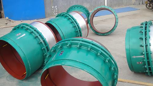 供暖管道套筒补偿器国安优质套筒补偿器价格