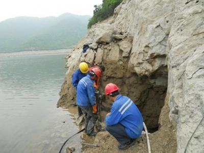 大量供应毕节无声膨胀剂，毕节无声破碎剂，破石剂