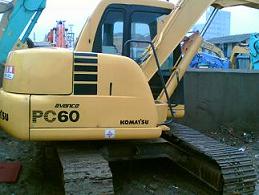 出售小松PC60挖掘机7万