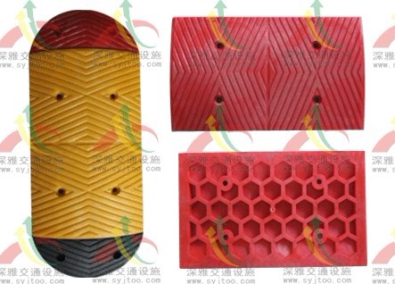 安装减速垫 砸不烂的减速带