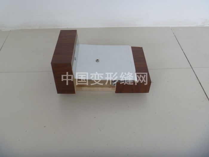 I-IM内墙金属盖板型