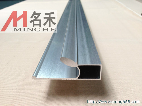 沈阳晶钢门铝材隐框