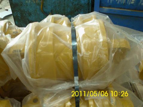 山推sd13单边支重轮