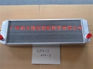 日立200-3挖掘机水箱