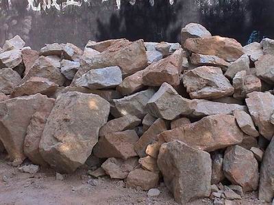 出售大量建筑毛石,沙子,碎石,山皮石