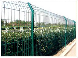 供应双边丝护栏网/国庆期间双边护栏网低价出售