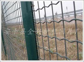 波浪形护栏网/护栏网批发/波浪形护栏网价格