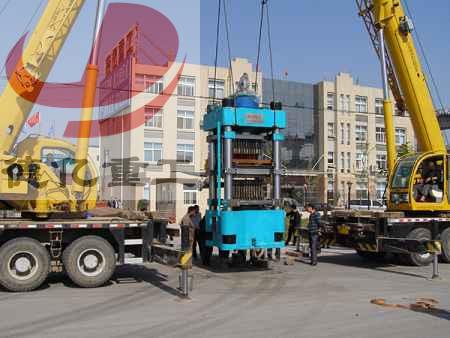 乘风破浪在国际液压砖机设备市场上阔步向前取得z后的