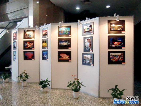 广州大学城艺术作品折叠展板，八棱柱展板厂家