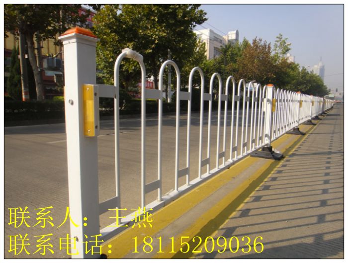 石家庄京式草坪护栏  锌钢喷塑护栏