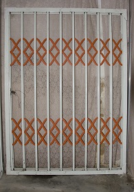 三创网花彩钢折叠活动防护窗
