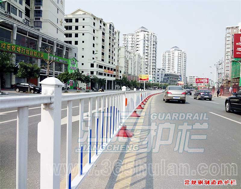 江辰护栏介绍关于道路护栏于城市的重要性