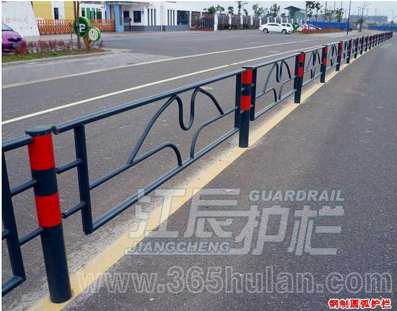 市政护栏是一种文通设施产品