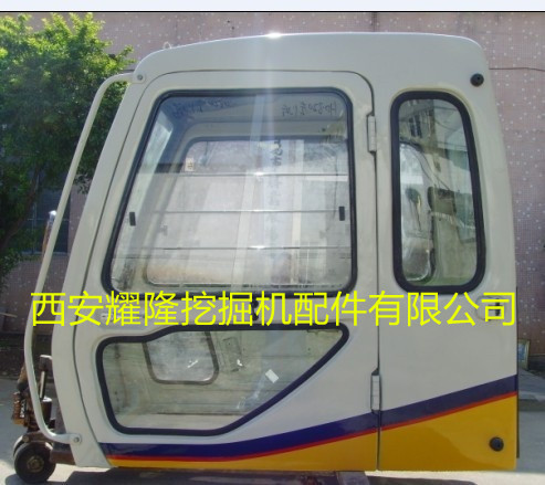 加藤512-3挖掘机驾驶室