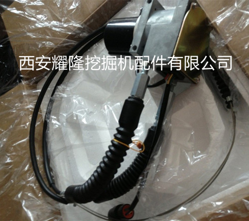 加藤512-3挖掘机油门马达