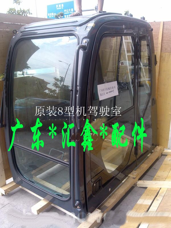 神钢挖掘机驾驶室