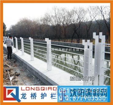 云南不锈钢碳钢复合管桥梁护栏/龙桥产