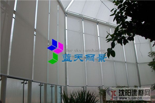 北京御隆会馆玻璃穹顶室内电动卷帘遮阳