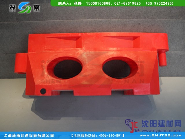 专业生产吹塑两孔水马，上海深南吹塑两孔水马、防撞桶