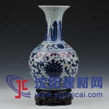 大清乾隆年制天球瓶