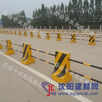 河南高速路水泥隔离墩-水泥隔离墩厂家-公路水泥隔离