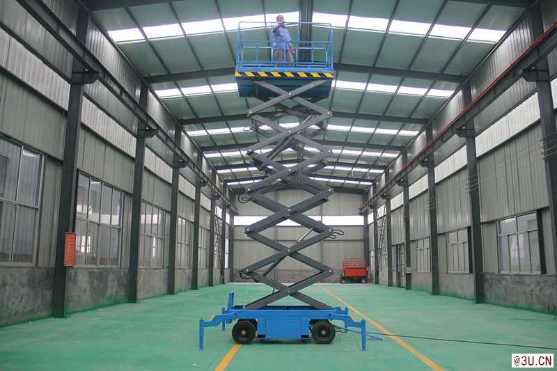 移动升降机辅助行走时电动升降台液压登高车